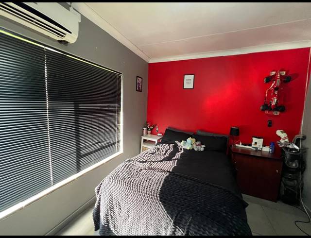 6 BEDROOM HOUSE FOR SALE IN BOLTONWOLD